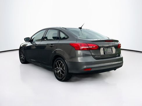 Used 2017 Ford Focus SE FWD image 5