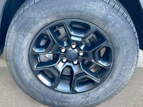 Used 2019 Jeep Cherokee Trailhawk AWD/4WD image 41