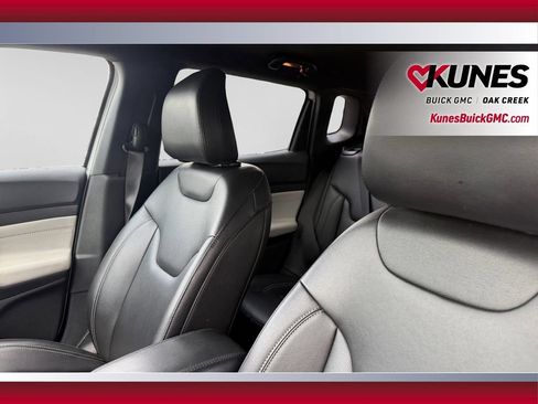 Used 2025 Jeep Compass Limited AWD/4WD image 23