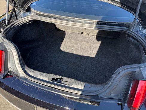 Used 2016 Ford Mustang Premium image 18