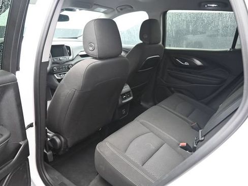 Used 2024 GMC Terrain SLE AWD/4WD image 12