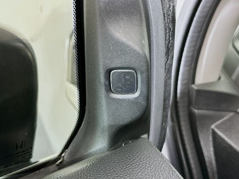 Used 2018 Honda Odyssey EX image 16