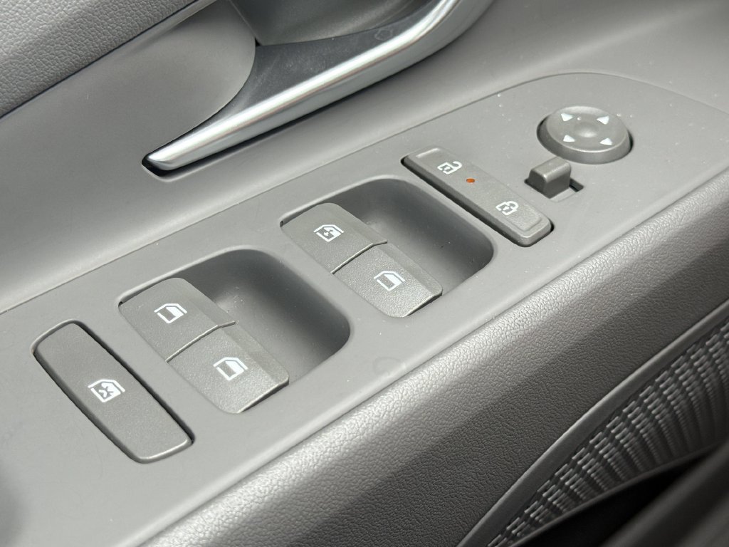 Used 2024 Hyundai Elantra SEL FWD image 21