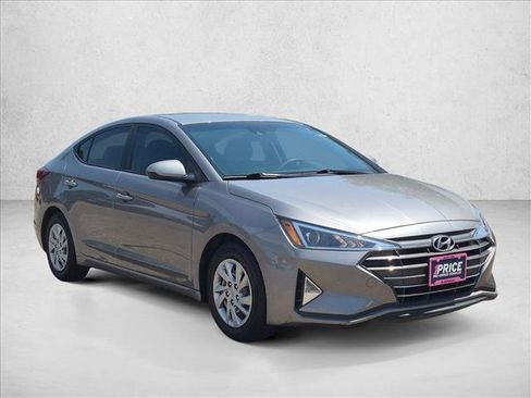 Used 2020 Hyundai Elantra SE FWD image 3