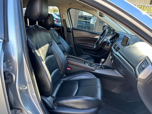 Used 2017 MAZDA MAZDA3 Touring image 12