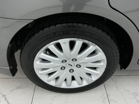 Used 2010 Ford Fusion Hybrid FWD image 48