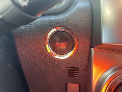 Used 2022 Toyota 4Runner SR5 image 21