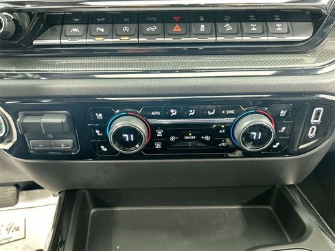 Used 2022 Chevrolet Silverado 1500 ZR2 w/ Technology Package image 16