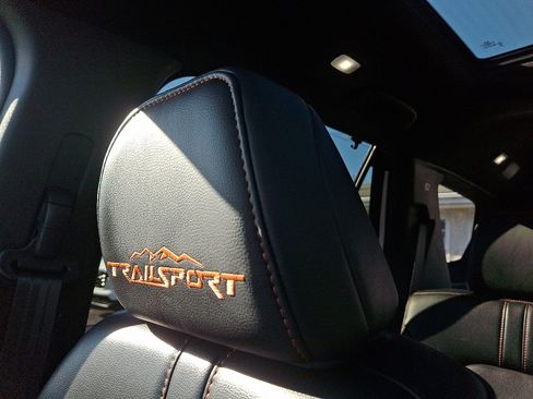 Used 2023 Honda Pilot TrailSport image 13