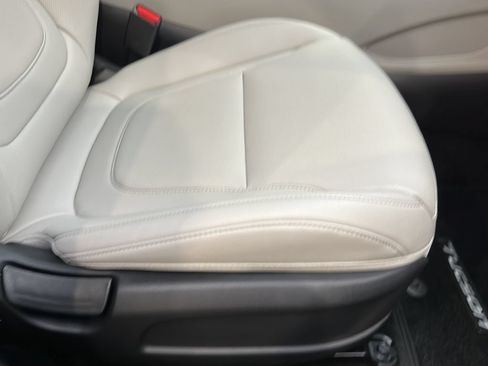 Used 2025 Hyundai Tucson SEL AWD/4WD image 19
