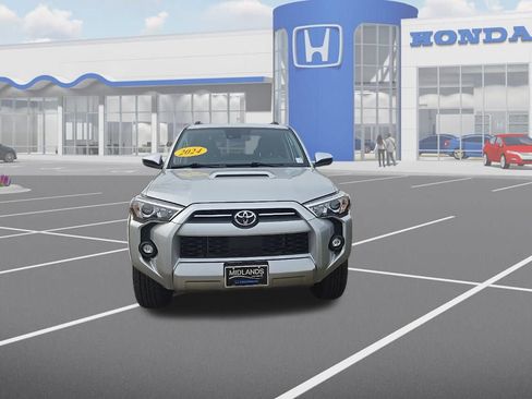 Used 2024 Toyota 4Runner TRD Off-Road image 2