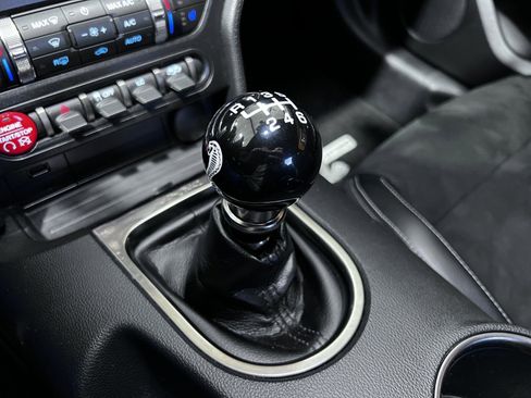 Used 2016 Ford Mustang Shelby GT350 w/ Technology Package image 19