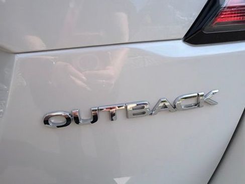 Used 2025 Subaru Outback Premium AWD/4WD image 9