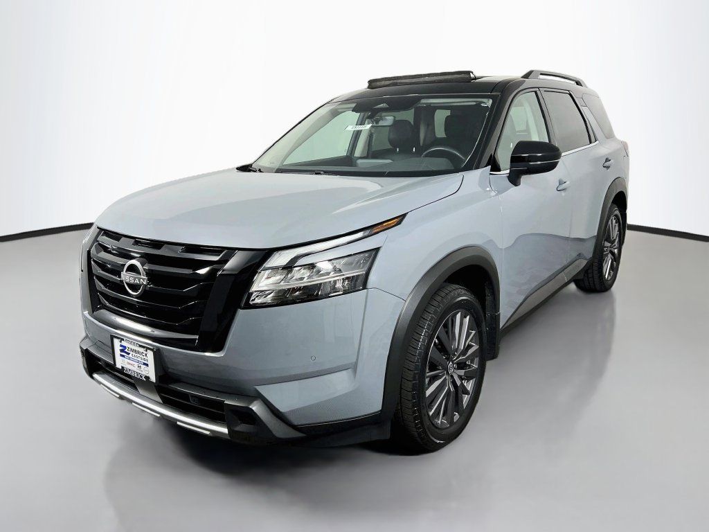 Used 2024 Nissan Pathfinder SL w/ SL Premium Package AWD/4WD image 3