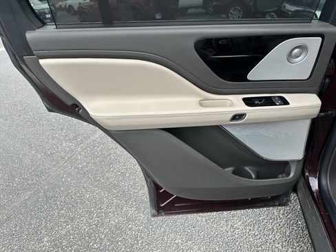 Used 2022 Lincoln Aviator Reserve w/ Equipment Group 201A image 15