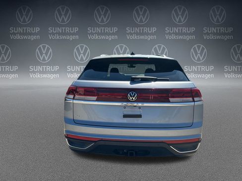 Used 2024 Volkswagen Atlas Cross Sport SE FWD image 34