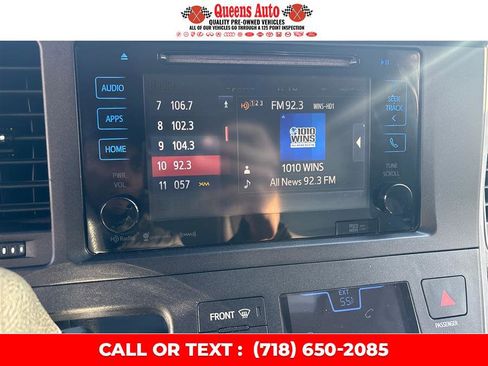 Used 2017 Toyota Sienna XLE image 41