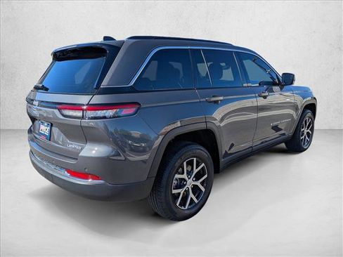 Used 2024 Jeep Grand Cherokee Limited image 5