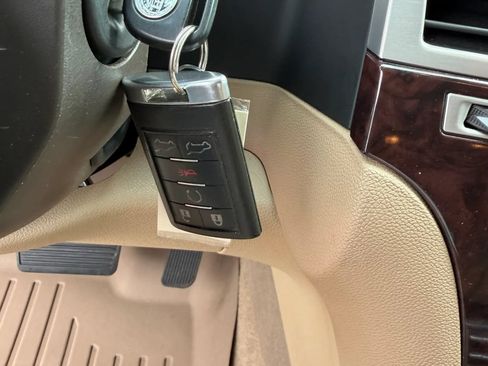 Used 2013 Cadillac Escalade Luxury AWD/4WD image 49