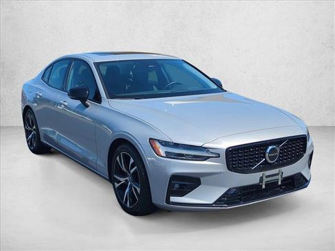 Used 2024 Volvo S60 B5 Core FWD image 3