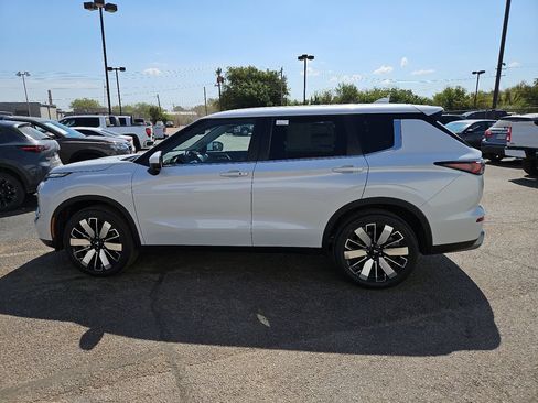 New 2026 Mitsubishi Outlander SE FWD image 7