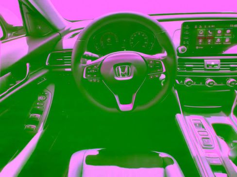 Used 2021 Honda Accord Touring image 16