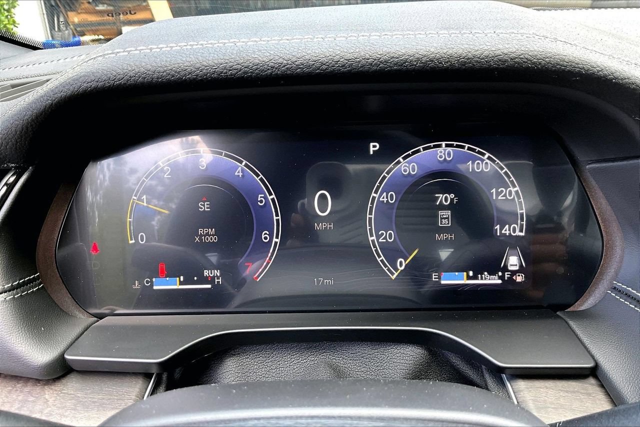 New 2027 Jeep Grand Cherokee Altitude AWD/4WD image 10
