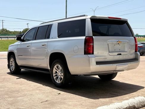 Used 2018 Chevrolet Suburban LT RWD image 5