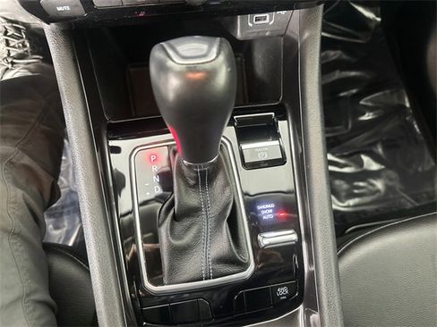 Certified 2022 Jeep Compass Latitude image 31