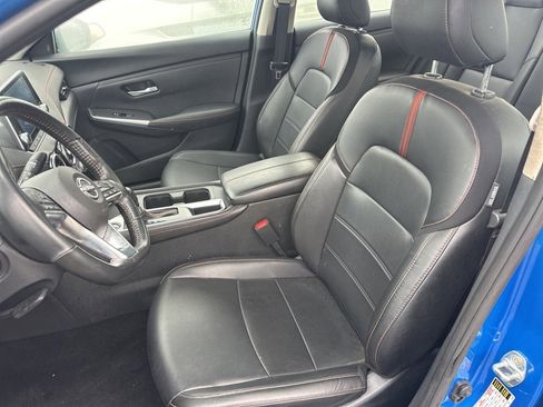 Used 2025 Nissan Sentra SR w/ SR Premium Package image 10