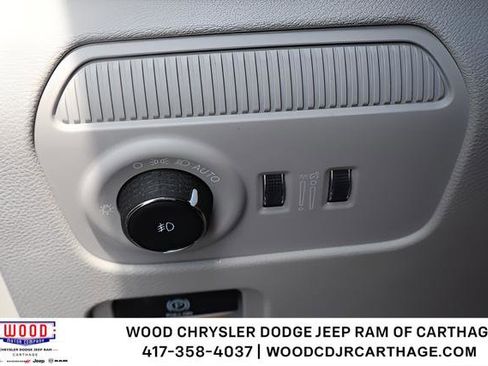 Used 2025 Jeep Wagoneer 4WD image 19
