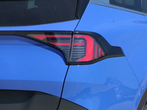 New 2026 Kia Sportage EX FWD image 4