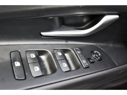 Used 2024 Hyundai Elantra SEL FWD image 21