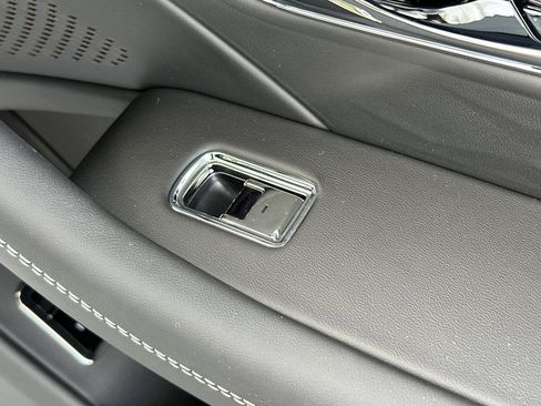 New 2025 Bentley Flying Spur Plug-In Hybrid AWD/4WD image 18