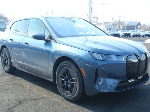New 2026 BMW iX xDrive60 image 1