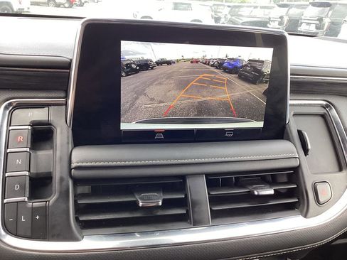 Used 2024 GMC Yukon XL SLT AWD/4WD image 6