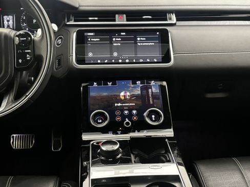 Used 2018 Land Rover Range Rover Velar R-Dynamic HSE AWD/4WD image 16