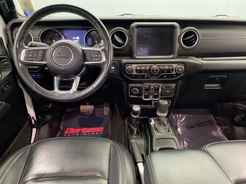 Used 2022 Jeep Wrangler Unlimited Sahara w/ Cold Weather Group AWD/4WD image 15