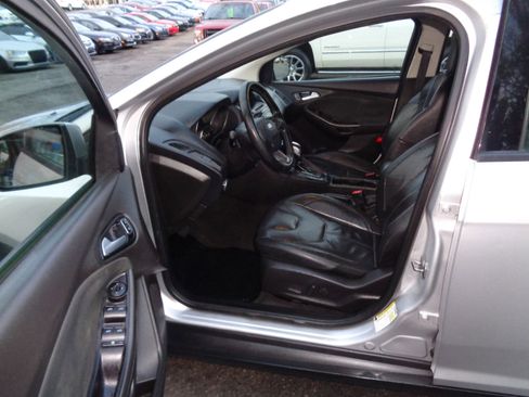 Used 2016 Ford Focus SE w/ Equipment Group 201A image 12