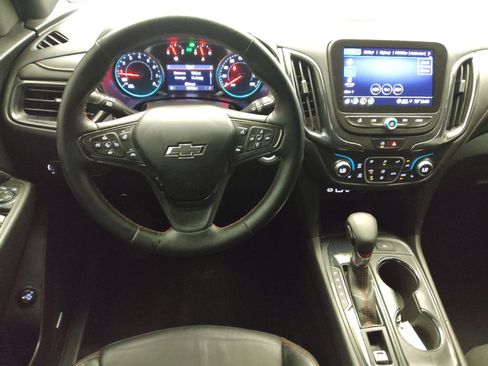 Used 2023 Chevrolet Equinox RS w/ RS Leather Package FWD image 22