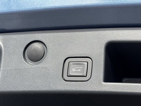 Used 2025 Chevrolet Equinox RS w/ Convenience Package III image 37