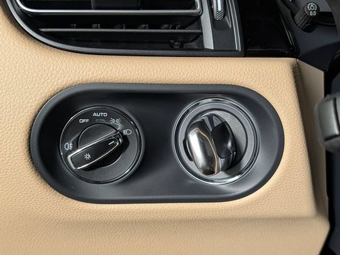 New 2026 Porsche Macan AWD/4WD image 32