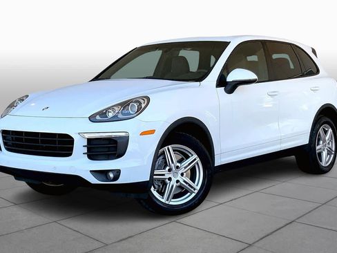 Used 2016 Porsche Cayenne image 1