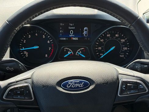 Used 2019 Ford Escape Titanium FWD image 9