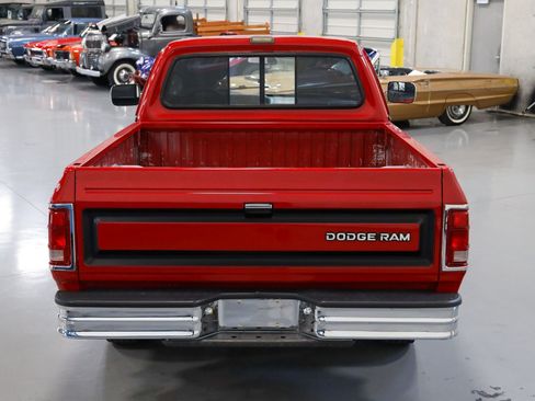 Used 1992 Dodge D/W Truck 150 RWD image 30