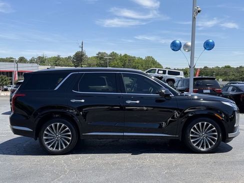 Used 2025 Hyundai Palisade Calligraphy FWD image 13