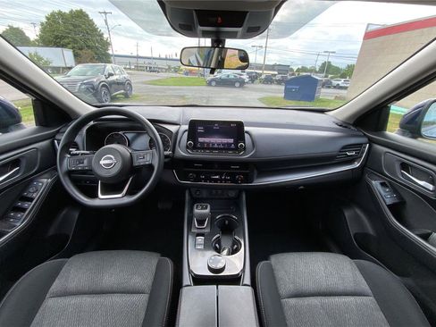 Used 2024 Nissan Rogue SV AWD/4WD image 31