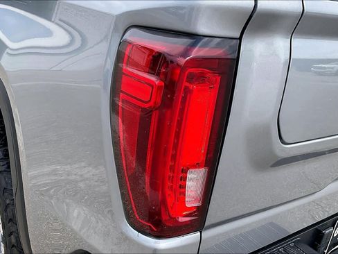 Used 2023 GMC Sierra 1500 AT4 w/ AT4 Preferred Package AWD/4WD image 27