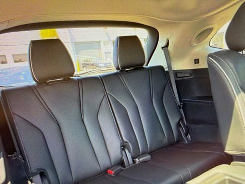 Used 2023 Acura MDX SH-AWD w/ Advance Package image 10