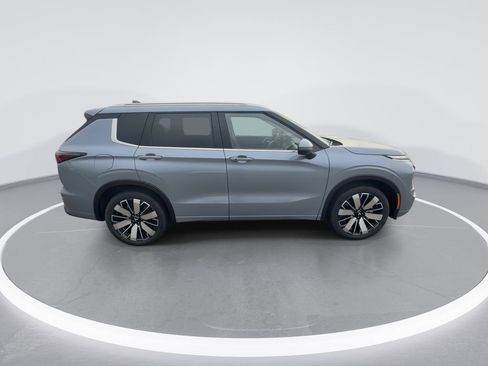 New 2026 Mitsubishi Outlander SEL FWD image 9